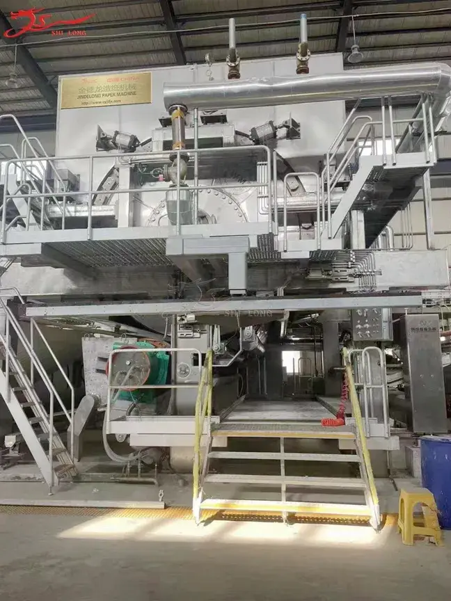 Thiết bị sản xuất giấy vệ sinh hình trụ độc đáo, sản xuất tại Trung Quốc