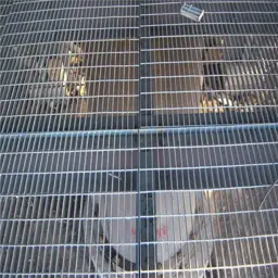 Tấm grating thép không trượt mạ kẽm nhúng nóng - Giải pháp an toàn cho lối đi và sàn nhà