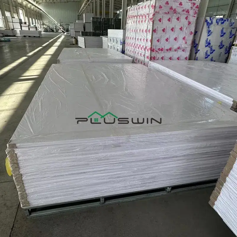 Thảm Bọt PVC Celuka Trắng Chịu Lực 30mm: Độ Cứng Cao, Phù Hợp Cho Đa Dạng Ứng Dụng