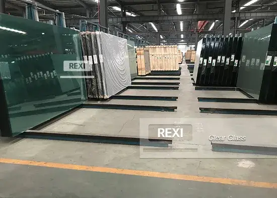 Tấm kính phản chiếu màu trong suốt - Sự lựa chọn hoàn hảo cho công trình xây dựng