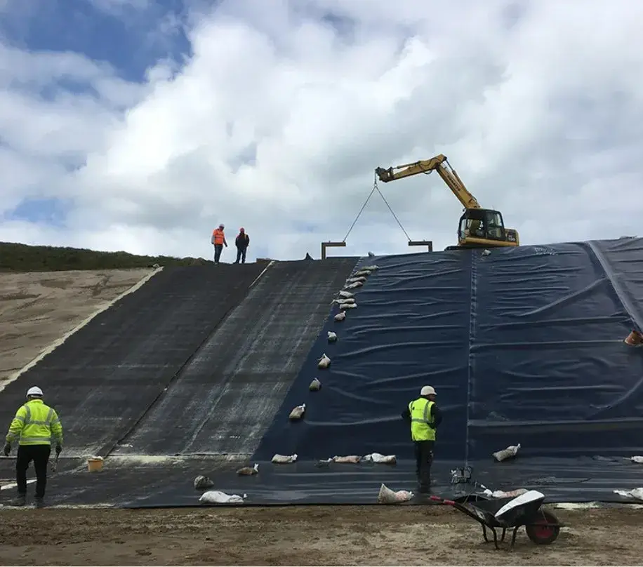 Ứng Dụng Nhựa HDPE Chống Thấm Nước và Chống Rò Rỉ trong Xử Lý Bùn Thải và Bãi Chôn Lấp