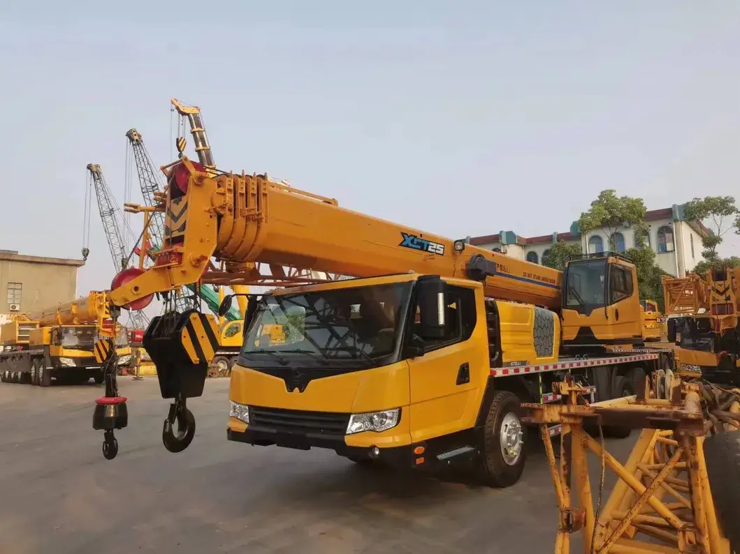 Thiết bị nâng cần cẩu hạng nặng 25 tấn đẳng cấp, sử dụng đã qua hàng, chất lượng cao