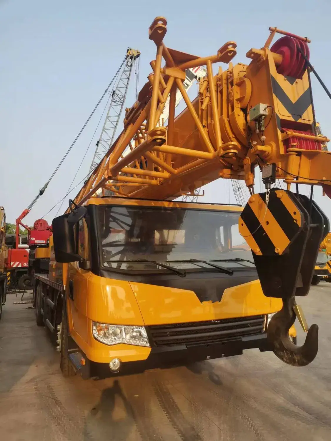 Thiết bị nâng cần cẩu hạng nặng 25 tấn đẳng cấp, sử dụng đã qua hàng, chất lượng cao