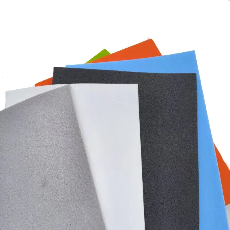 Tấm foam chất lượng cao giúp hỗ trợ việc điều chỉnh hình dáng giày dép