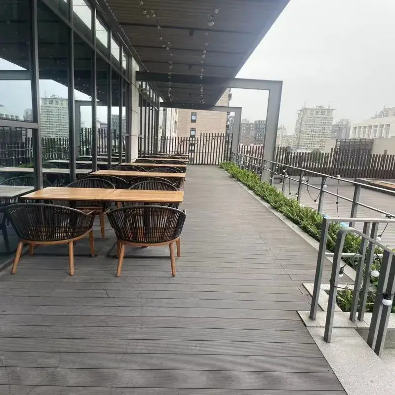 Ván sàn WPC cao cấp với thiết kế vân gỗ tạo không gian 3D độc đáo